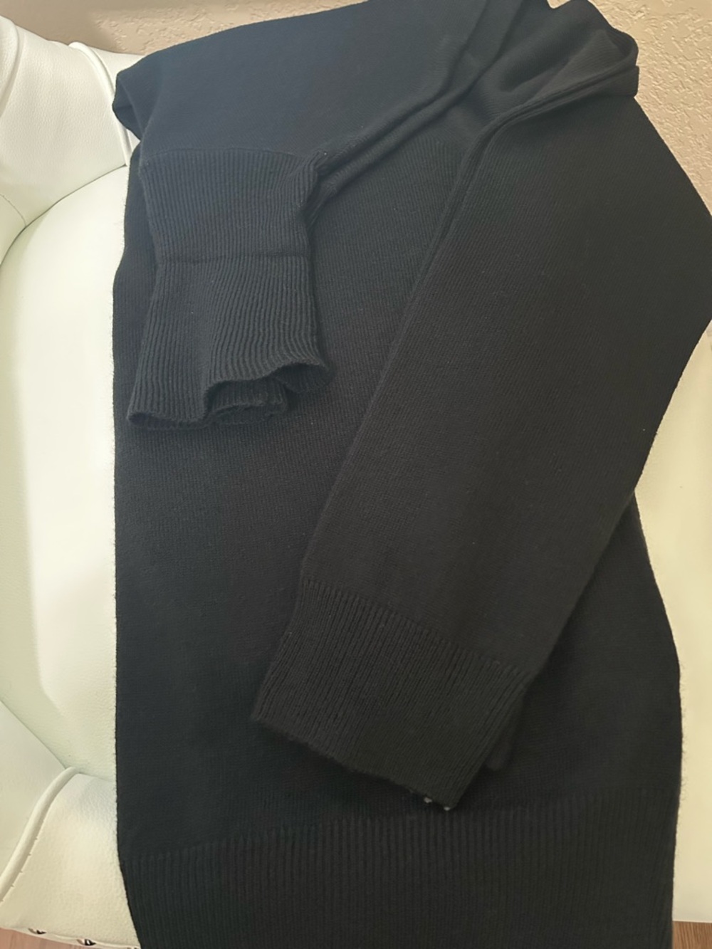 NWOT Men’s Fashion Nova Black turtleneck